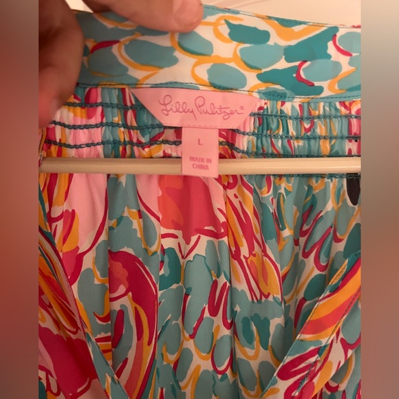 lilly pulitzer blouse 
new no tags
size large - Picture 2 of 3